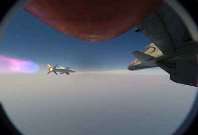 Rudal Astra meluncur dari Su-30 MKI