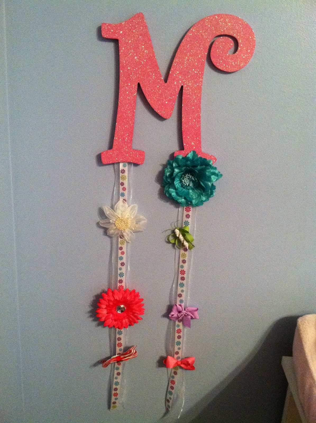 Motherly Musings Hairbow wall hanging