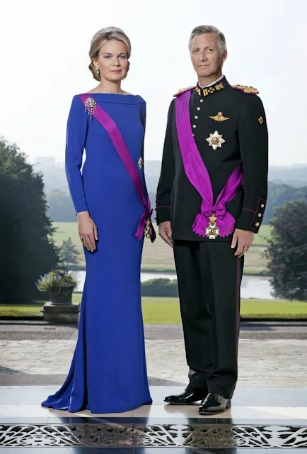 New official portraits of King Philippe and Queen Mathilde