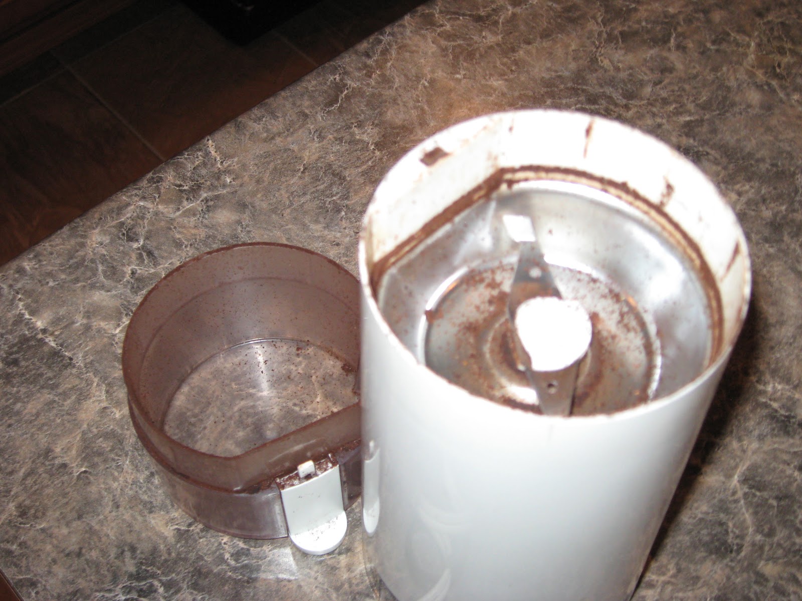 Sisters with Stuff Clean and sharpen the blade in your coffee grinder