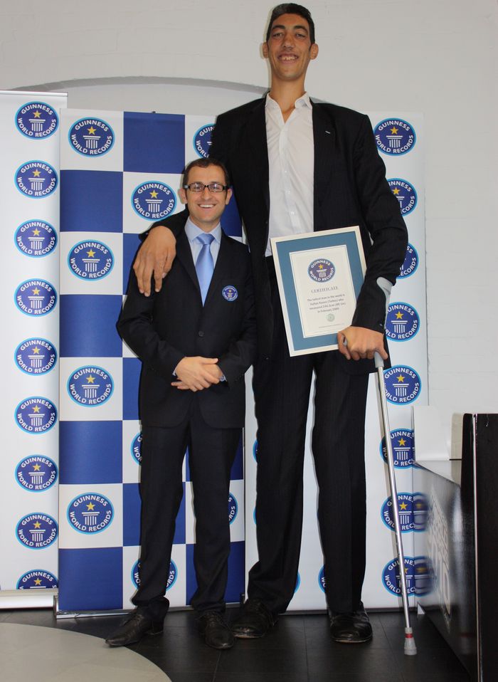 10 Most: 10 Tallest People In History