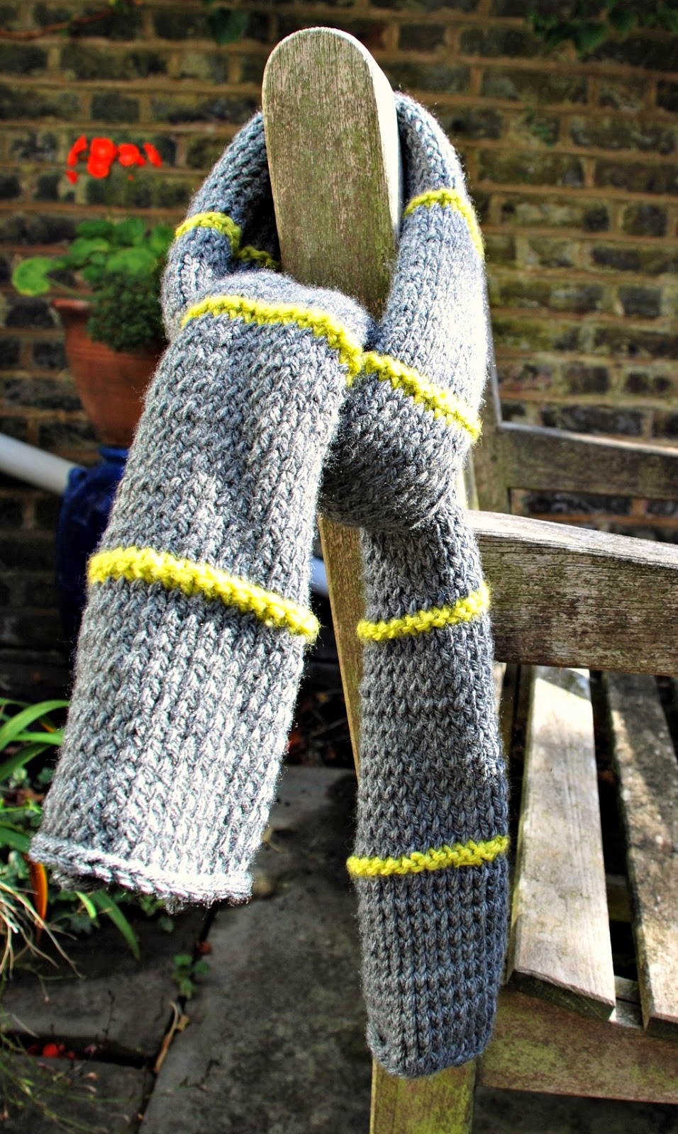 just saying How to knit a scarf for a little boy