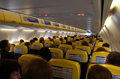 Φούλ στις εκπτώσεις από την Ryanair