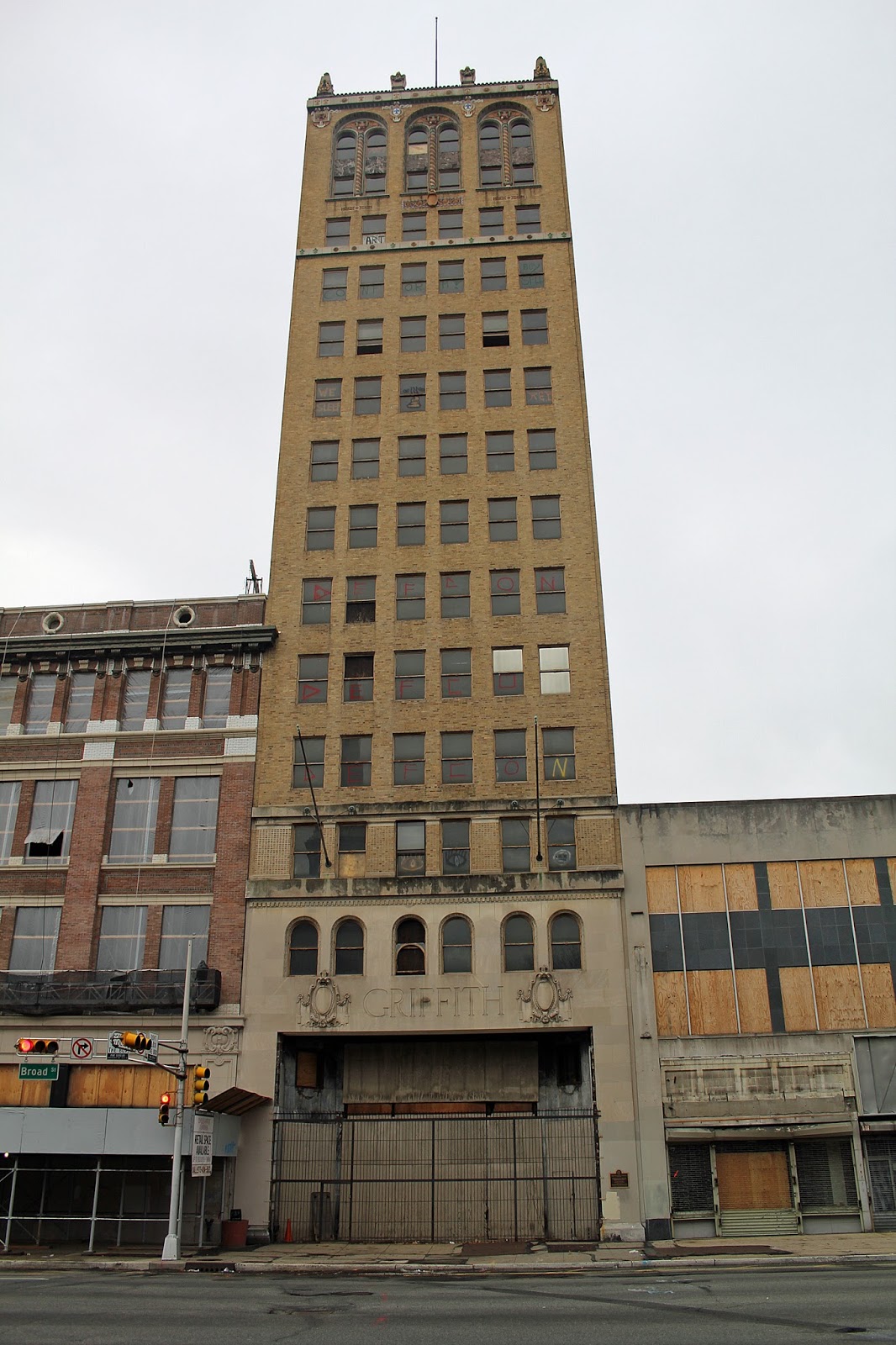 ARCHITECTURAL TILES, GLASS AND ORNAMENTATION IN NEW YORK Polychrome