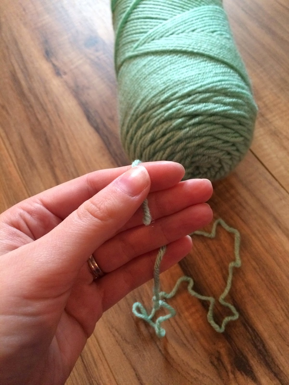 twenty somethin' mom the basics rolling yarn into a ball