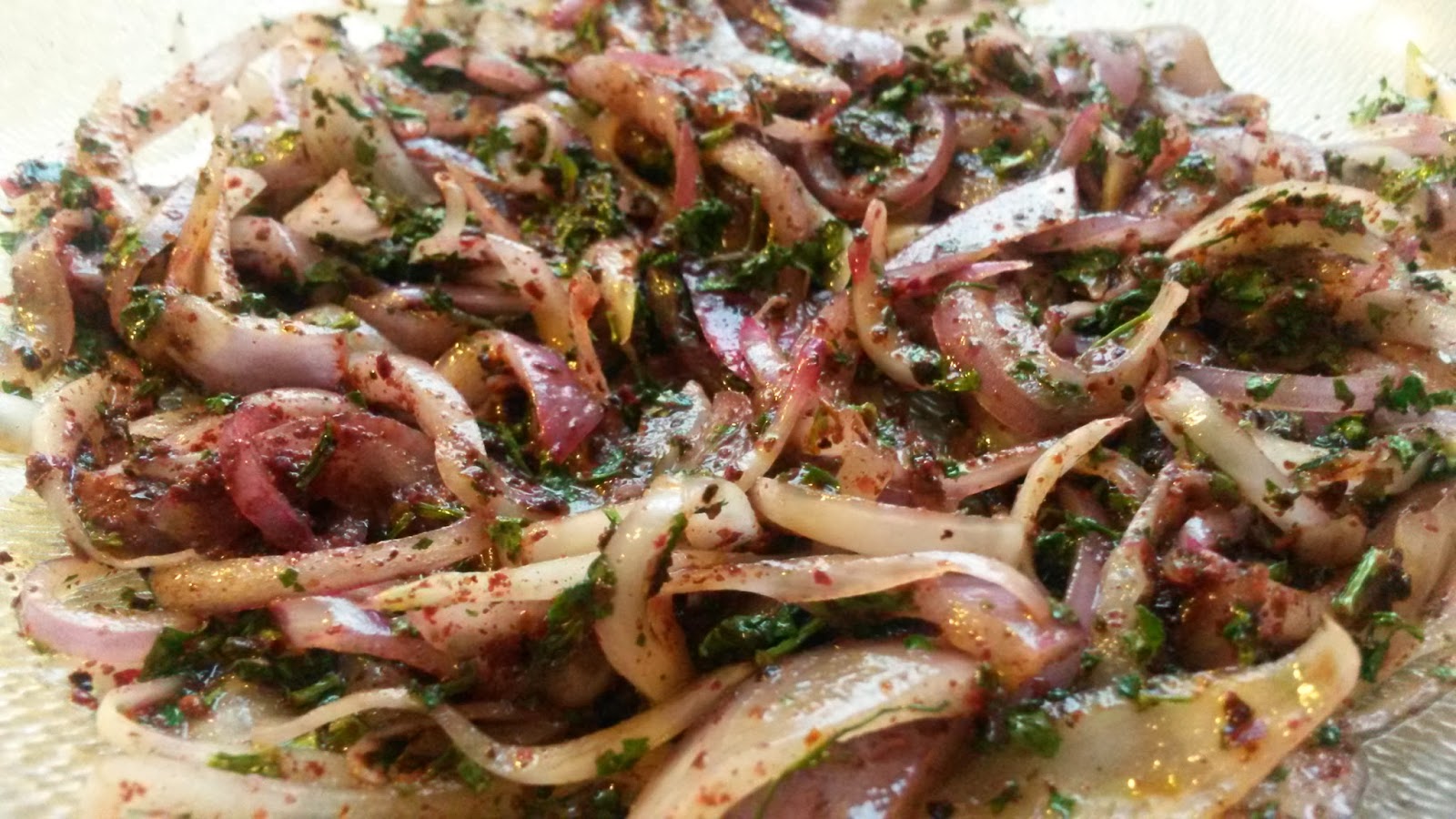 Kıyılmış Yumurta Ve Soğan Salatası Kıyılmış Yumurta Ve Soğan Salatası