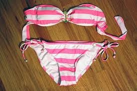 Bikini de rayas rosas y blancas
