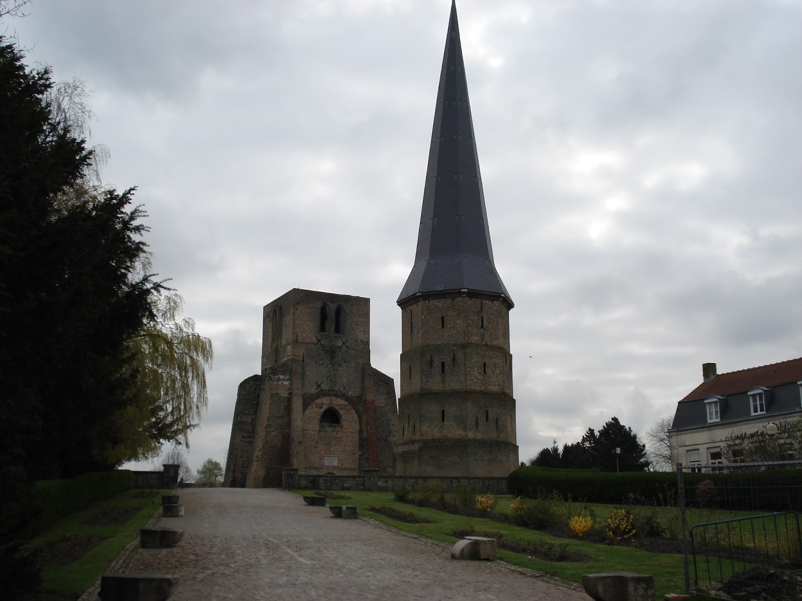 ruïne Sint-Winoksabdij in Bergues