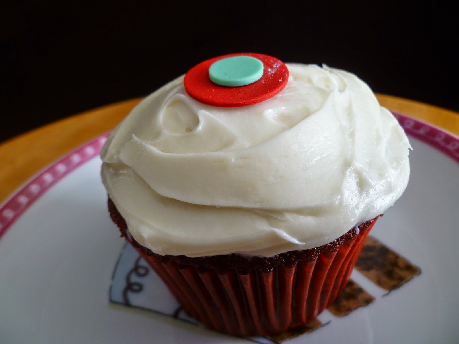 The Pastry Chef's Baking Copycat Sprinkles Red Velvet Cupcakes