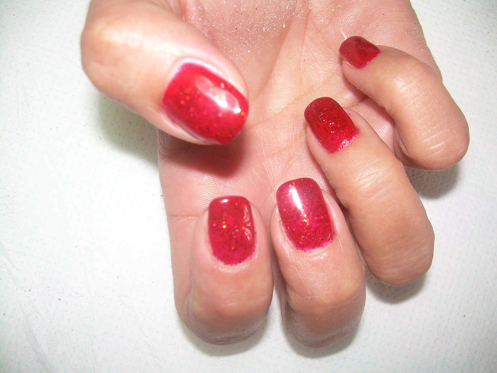 Mariagrazia Nails art semipermanente rosso con applicazione glitter