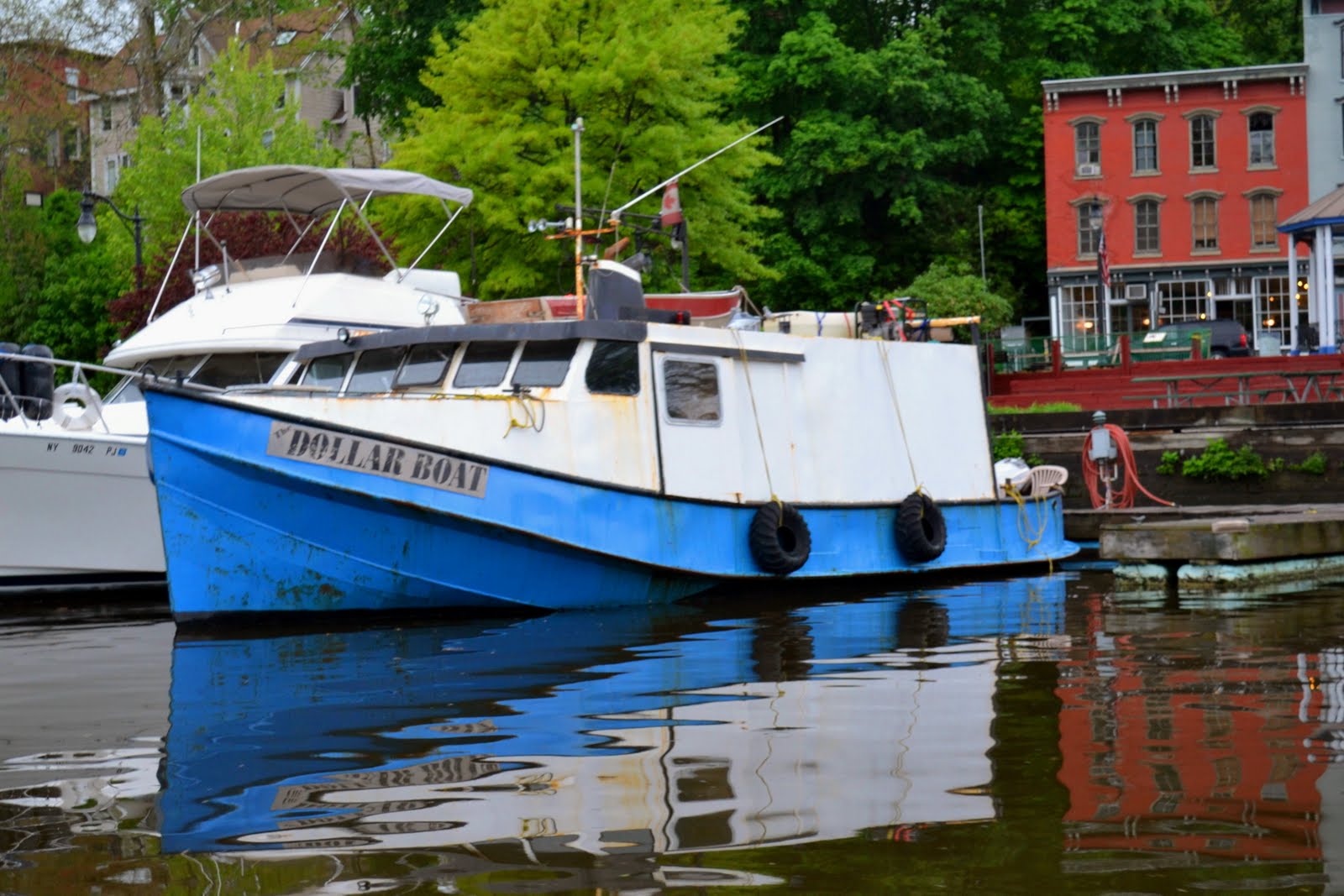 The Hudson River Explorer "Dollar Boat " Kingston,New York