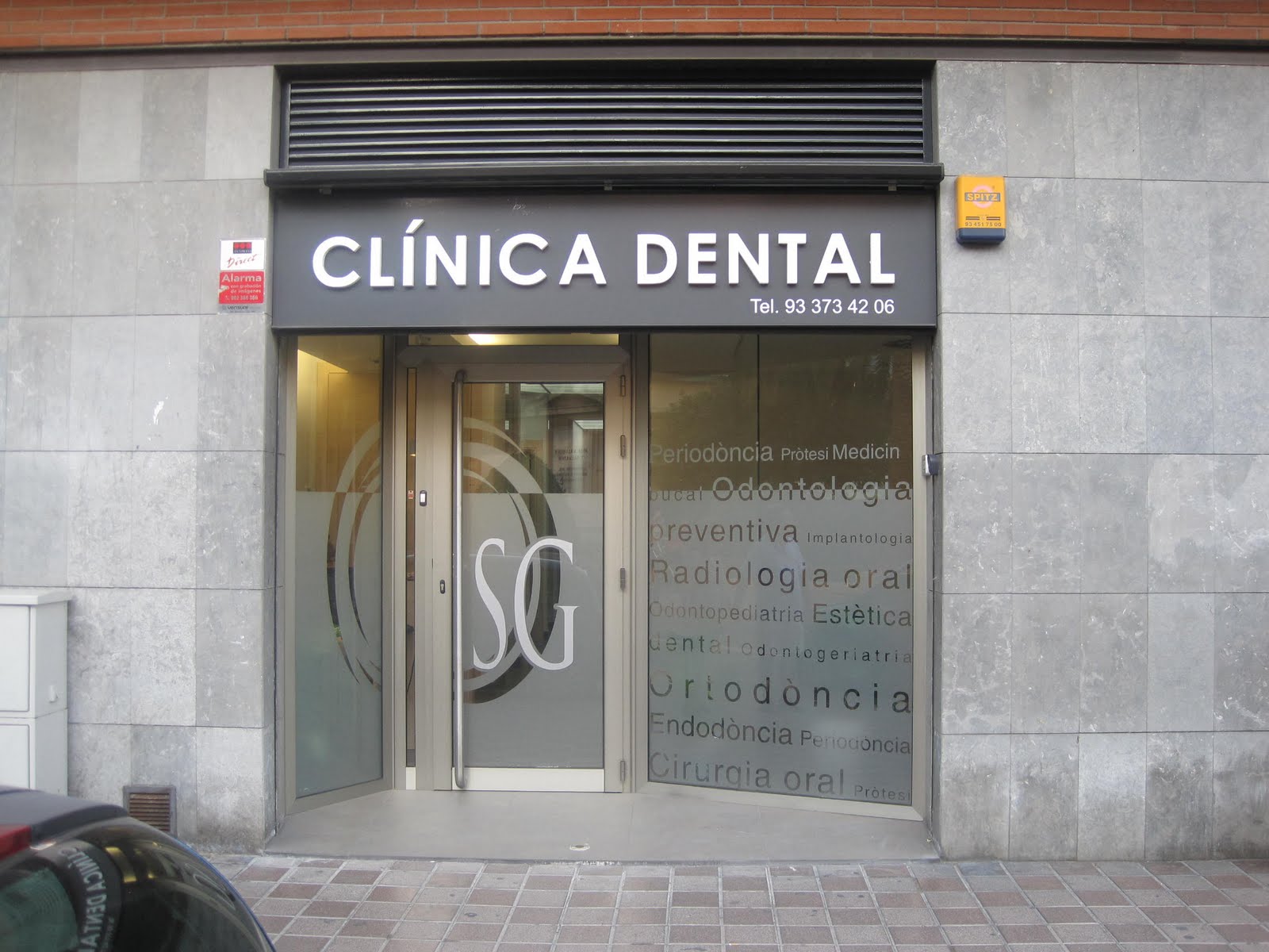 Impacto Visual Bcn . Rotulación & Diseño Clinica Dental SG