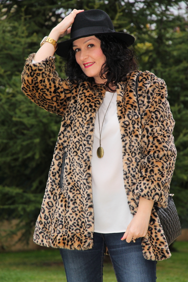 ANIMAL PRINT FAUX FUR COAT - Black Dress Inspiration