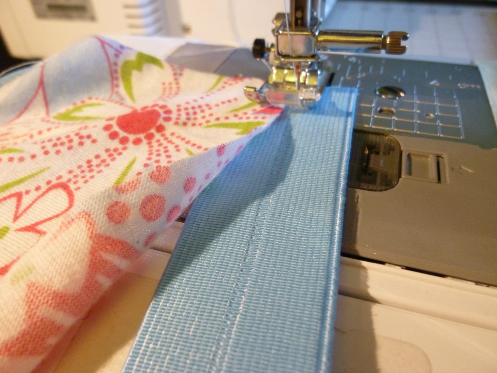 How to sew fold over elastic - The Last Stitch