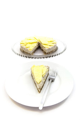 Presna ananasova tortica - raw ananas cake - pina colada cake