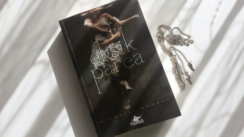 View Michelle Hodkin Kitapları PNG