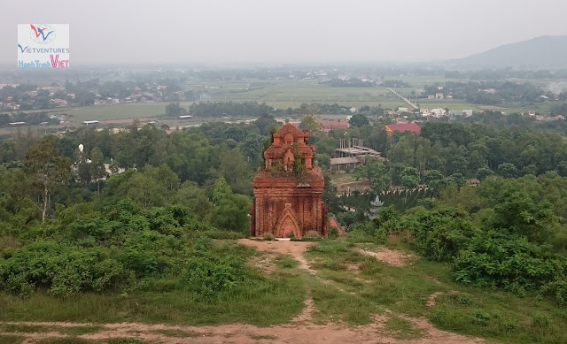 Chiêm ngưỡng Tháp Bánh Ít ở Bình Định