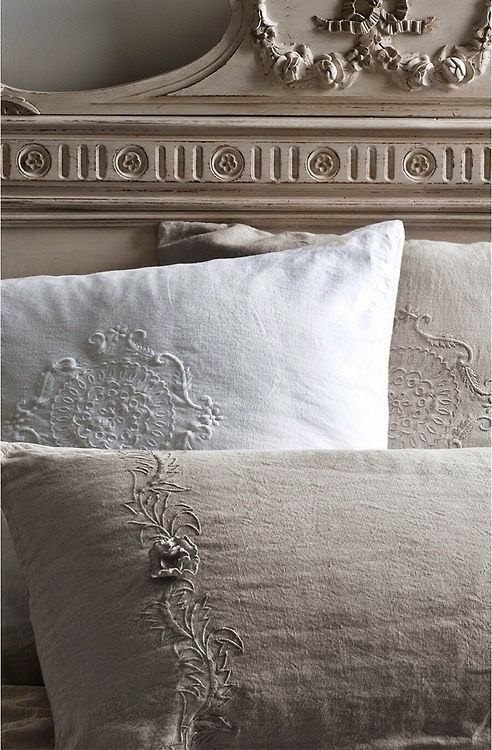haftowane poduszki