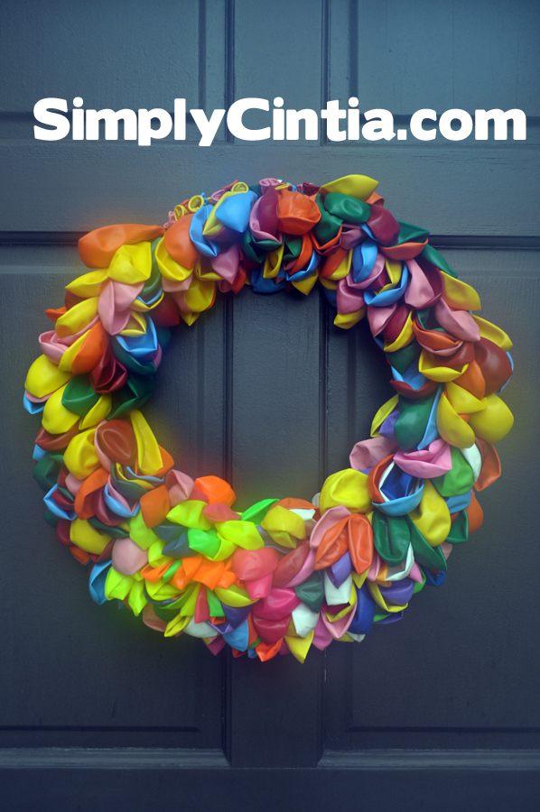 How to Make a Balloon Wreath in 2 Steps Simply Cintia