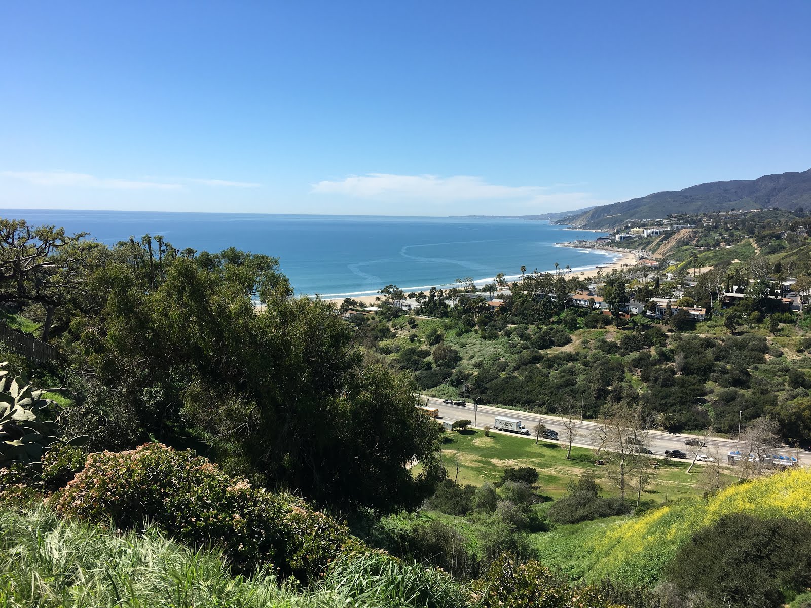 Experiencing Los Angeles: Where the Mountains Meet the Sea: Coastal Experiencing Los Angeles: Where the Mountains Meet the Sea: Coastal