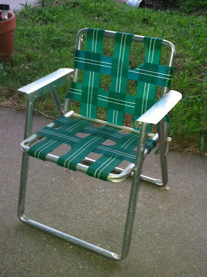 Establishment Republicans Folding Like Cheap Lawn Chairs On