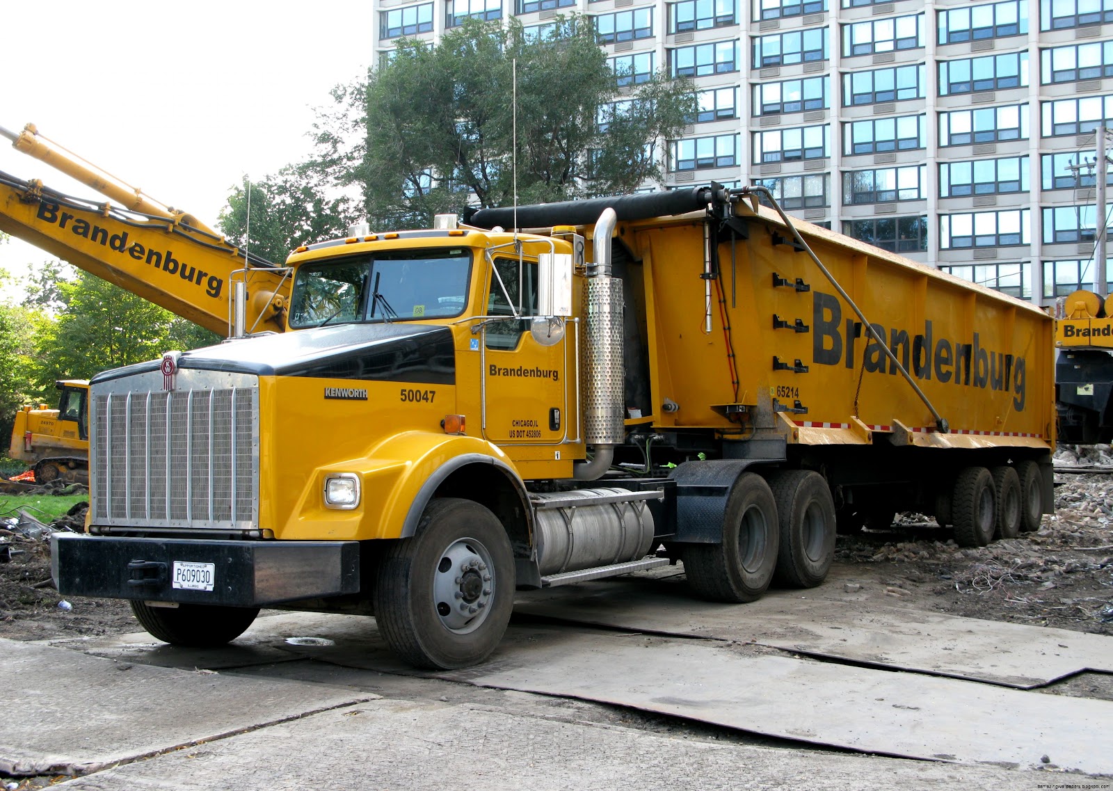 Dump Truck and Trailer Dump Truck and Trailer