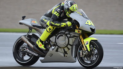 Koleksi Gambar Moto GP Terbaru 2013 46rossi 041 t01 rossi action original Koleksi Gambar Moto GP Terbaru 2013
