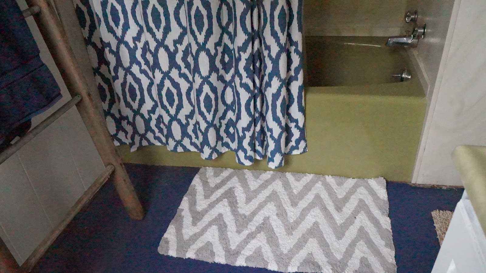 Kammy's Korner Rockin' The Avocado Green Bathtub (For Now!!)