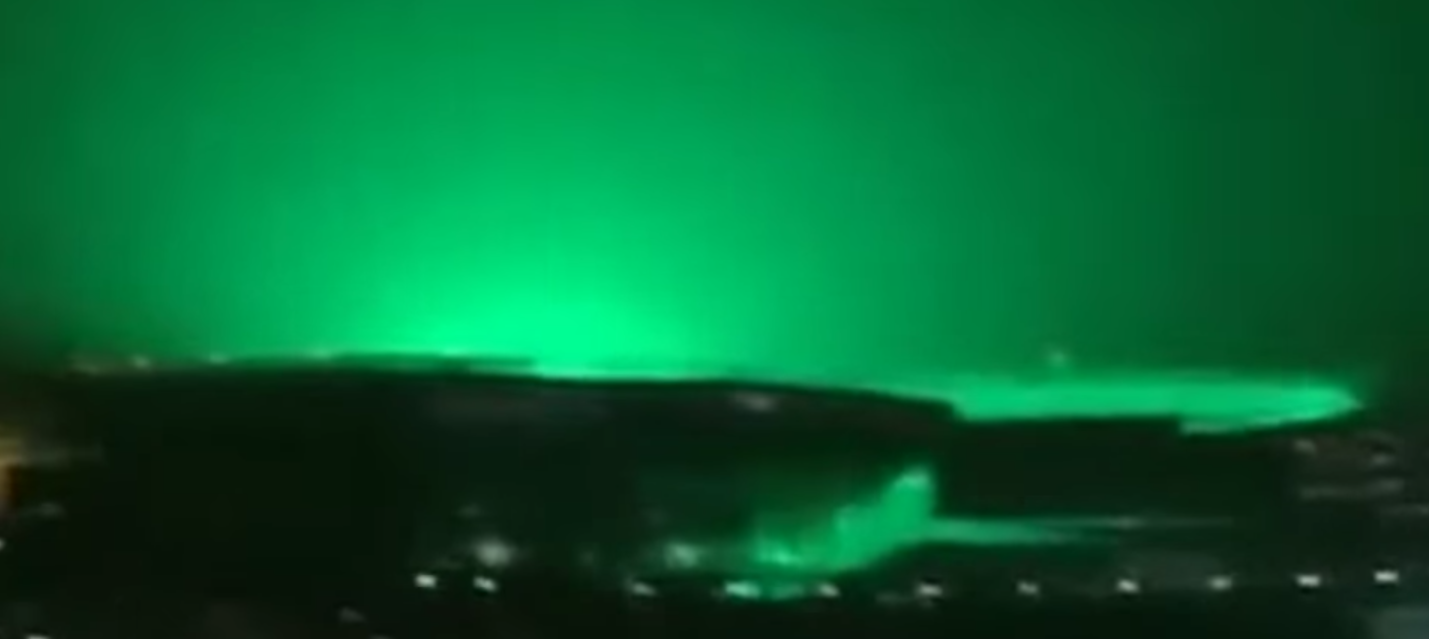 UFO Filmed Above Chicago, Causing Sports Stadium To Glow A Bizarre