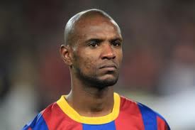 Abidal no seguirá en el FC Barcelona Abidal no seguirá en el FC Barcelona