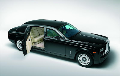 Rolls Royce Phantom Sedan Wallpaper