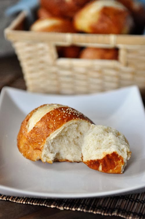 How to Make Soft Pretzel Rolls DIY Craft Projects