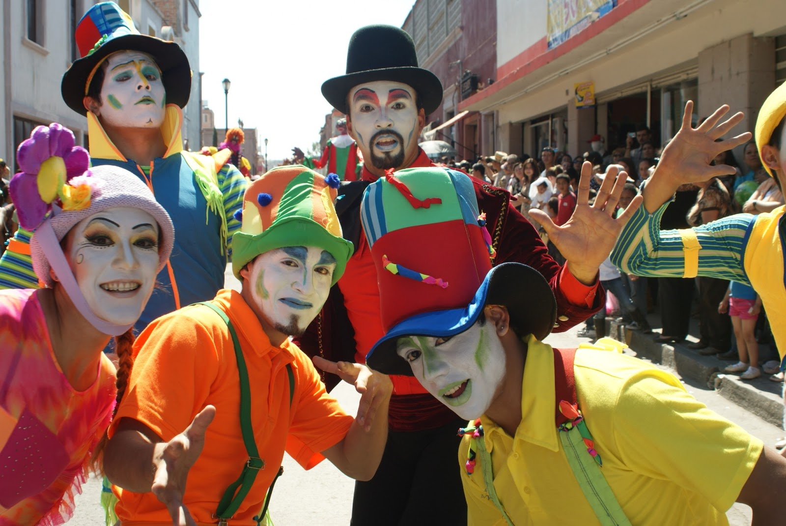 TARDE DE CARNAVAL EN JALOSTOTITLÁN, JALISCO fantasia en claroscuro