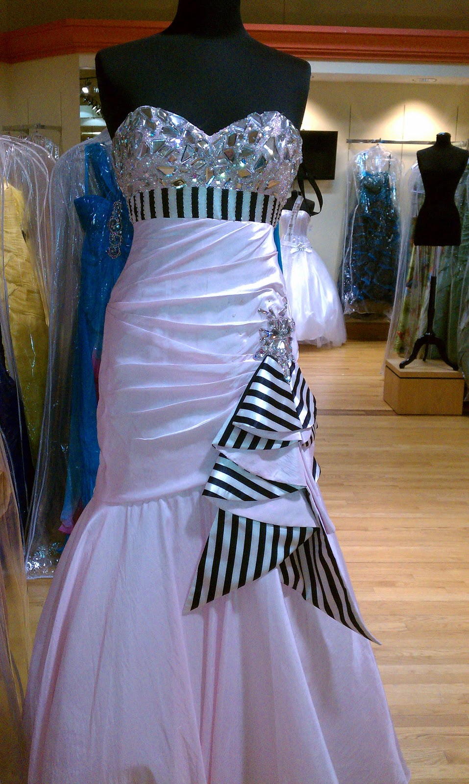woodbridge mall prom dresses
