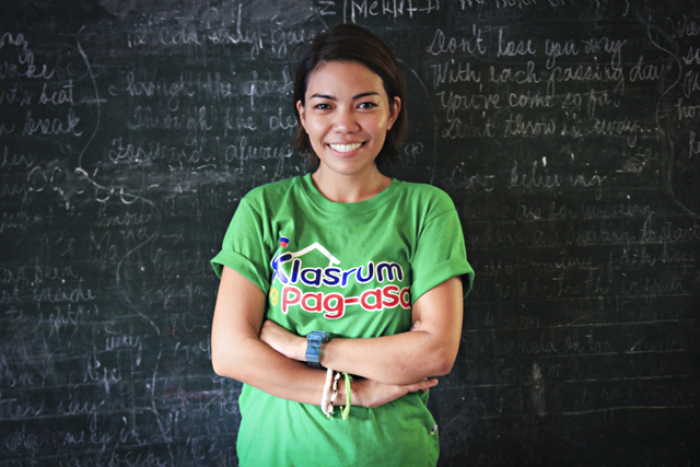 ang guro Title: ang guro( sa panulat at direksyon ni paul m ballano) i: characters teachers: a ms amelia resontoc b ms palafox c mr taluctoc d. ang guro Title: ang guro( sa panulat at direksyon ni paul m ballano) i: characters teachers: a ms amelia resontoc b ms palafox c mr taluctoc d.