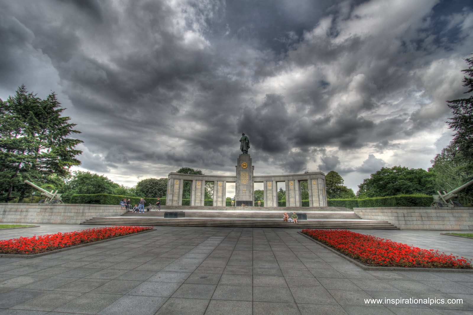 [Image: IMG_1666_7_8_tonemapped-1.jpg]