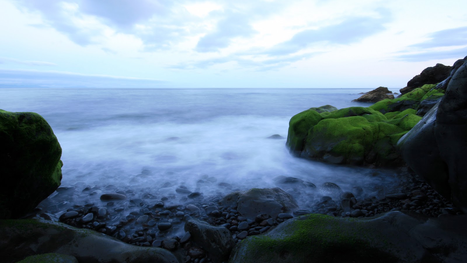 http://3.bp.blogspot.com/-0iCy7HEmWbk/UJfBdcqYAuI/AAAAAAAAEaE/FCKzydsQnQw/s1600/Wallpaper%5BRAJ%5D+1080p++(3).jpg