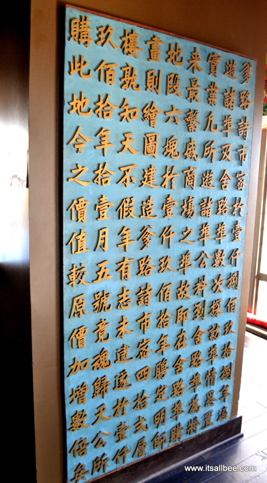 Must Visit Sights - Proposals In The Chinese Room At Smith Tower In Seattle #usa #seattle #views #spaceneedle #traveltips #uniquesights #placestovisit Smith Tower