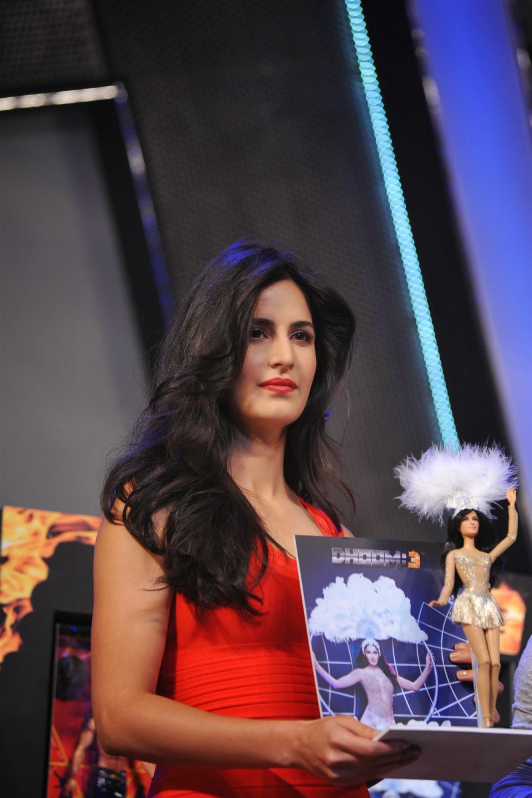 High Quality Bollywood Celebrity Pictures: Katrina Kaif Smoking Hot