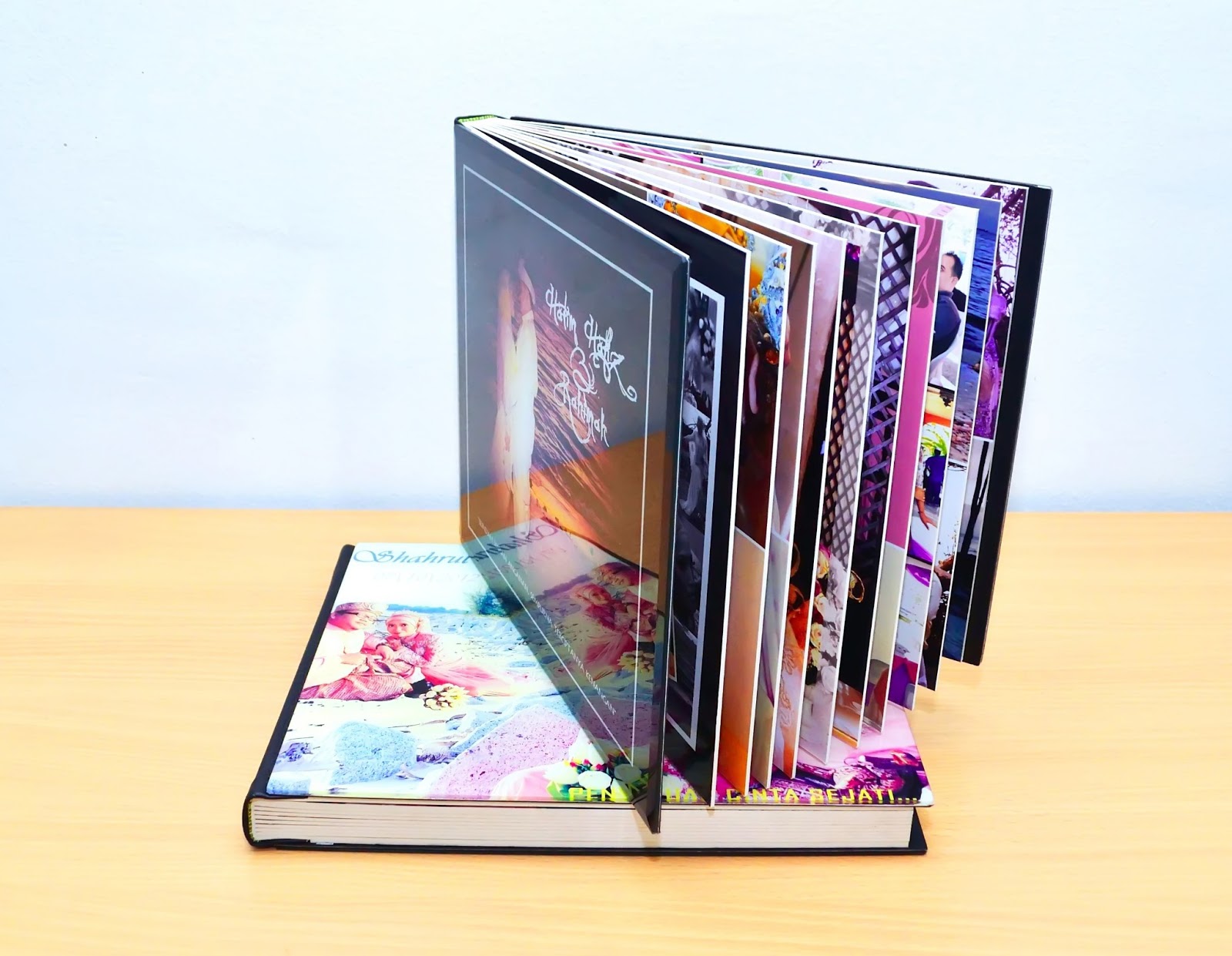 Frelenss Photography Perbezaan Custom Album + PhotoBook + Sticky Album