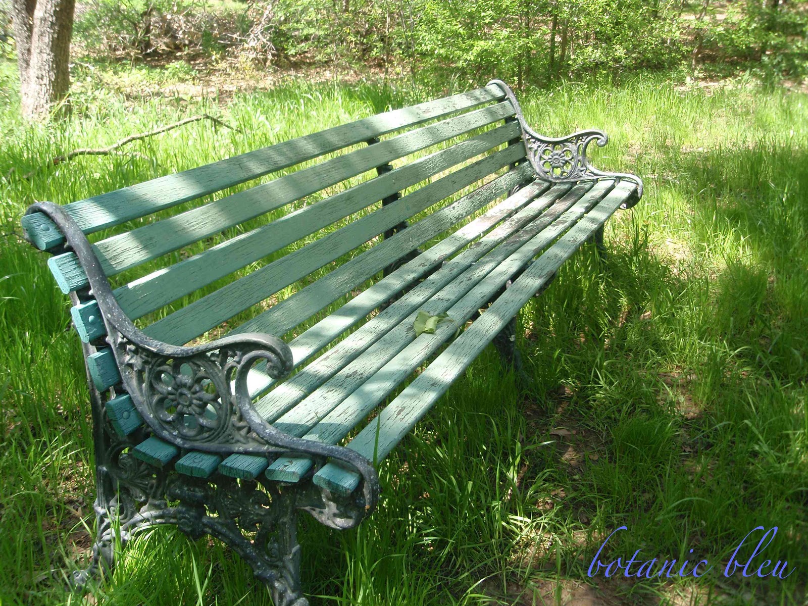 Botanic Bleu Vintage Park Bench