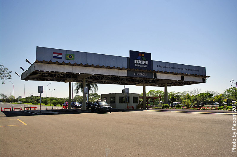 Игуасу — аргентинская и бразильская стороны Игуасу — аргентинская и бразильская стороны