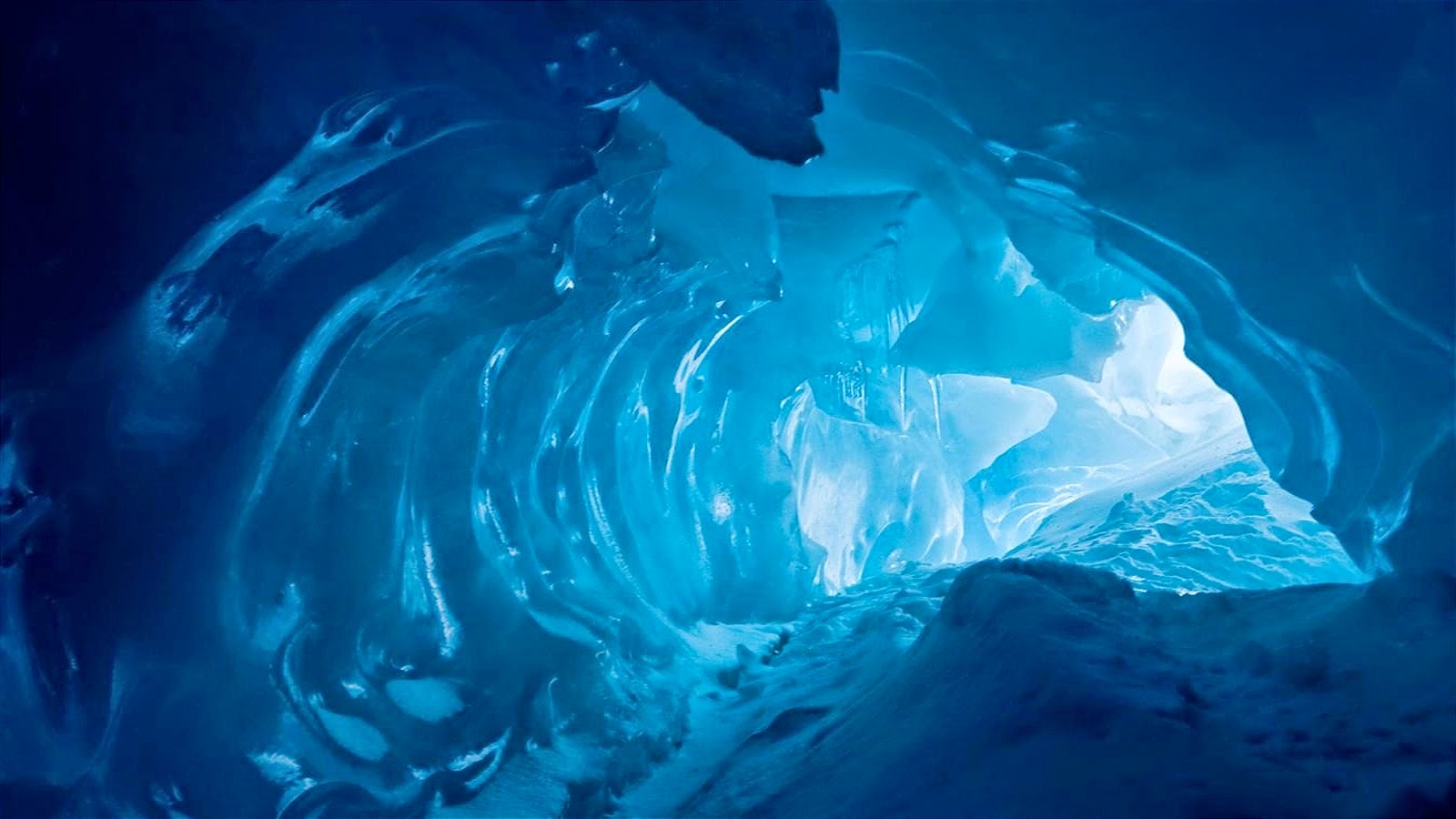 Movers Move Skaftafell Ice Cave Iceland