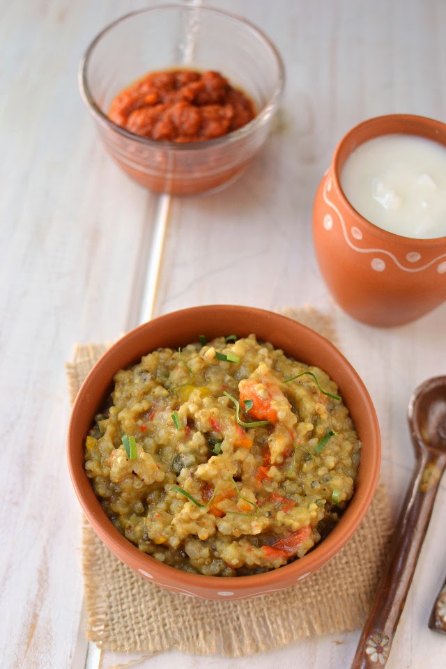 Bajre Ki Khichdi (Pearl Millet/ Sajjala Khichdi) Bajre Ki Khichdi (Pearl Millet/ Sajjala Khichdi)