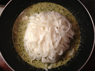 rice noodles in thai green curry