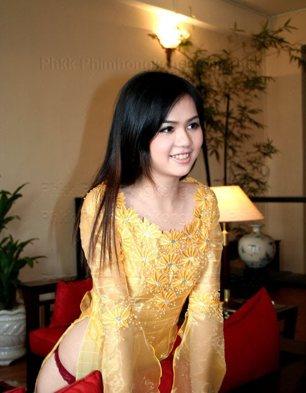 Chuyên gia văn hóa phân tích ảnh nude Ngọc Trinh