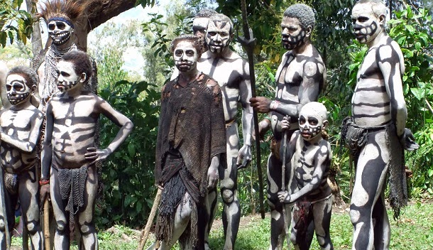 Vampiros canibais: Assombrações reais na Papua Nova Guiné