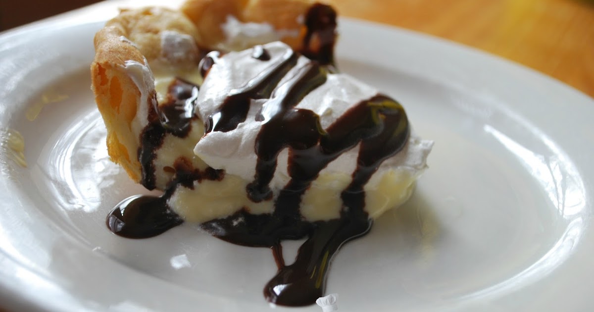 A Chick Who Can Cook Chocolate Eclair Pie