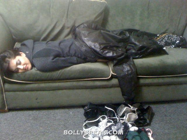 Sunny Leone Sleeping on Sofa - Real Life Private - (2) - Sunny Leone Private Real Life Pics