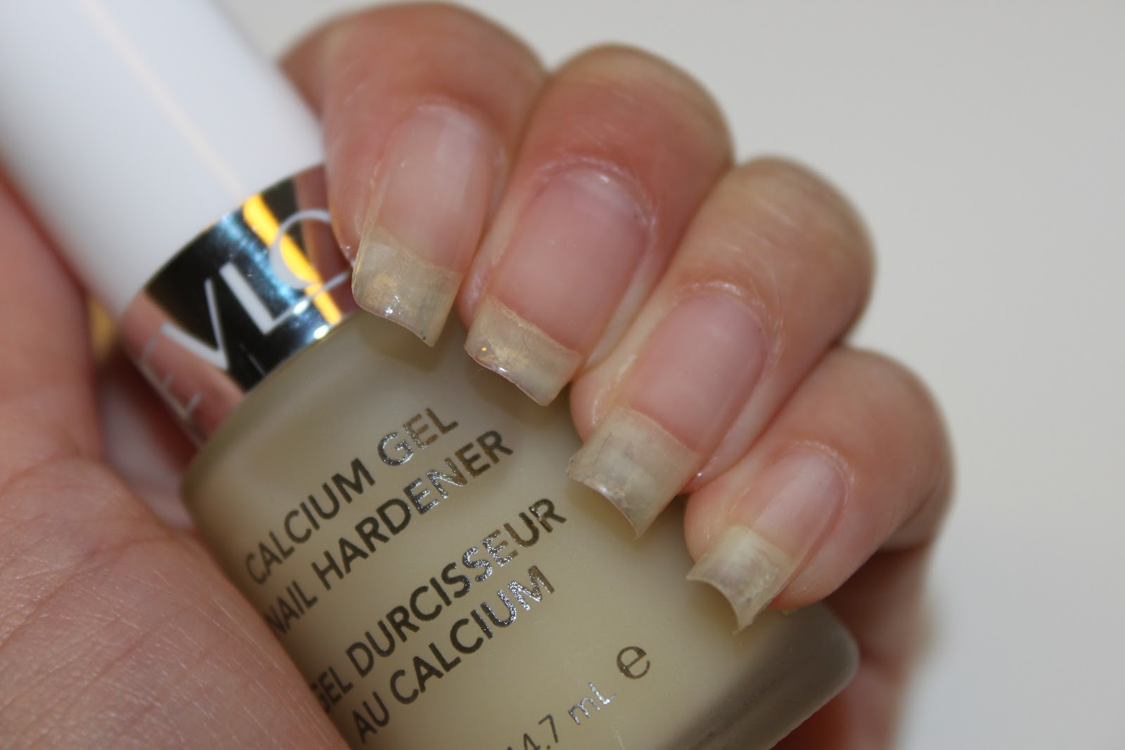 Kaiser's Wardrobe: [Revlon] Calcium Gel Nail Hardener